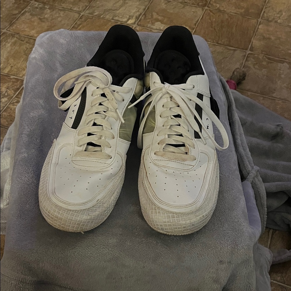 Classic White and Black Men's Sneakers